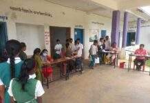 पारबताबाई विद्यालयात विद्यार्थ्याची आरोग्य व ॲनिमिया मुक्त भारत अंतर्गत रक्त तपासणी